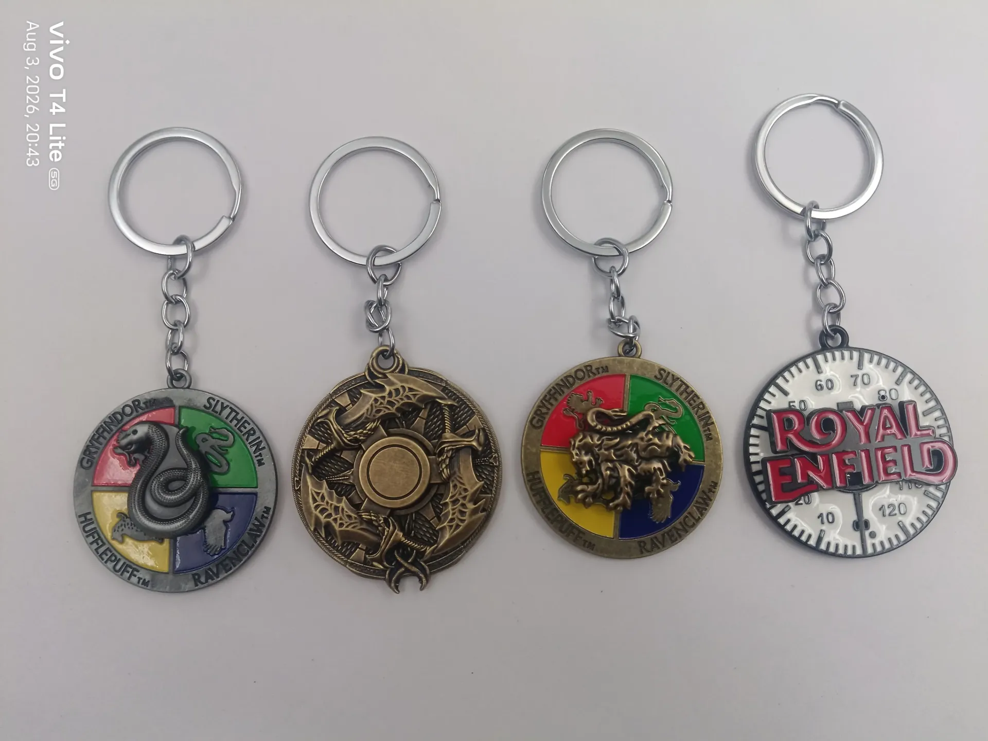 Metal Spinning Keychain | Packet Contains 50 pieces of Different types and color of Keychain ( With Packaging ) MOQ - 1 Box ( 50 Pieces )